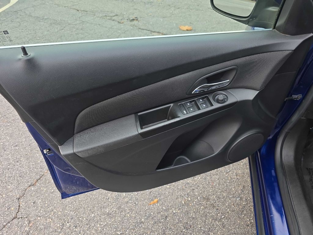 2013 Chevrolet Cruze Image 10