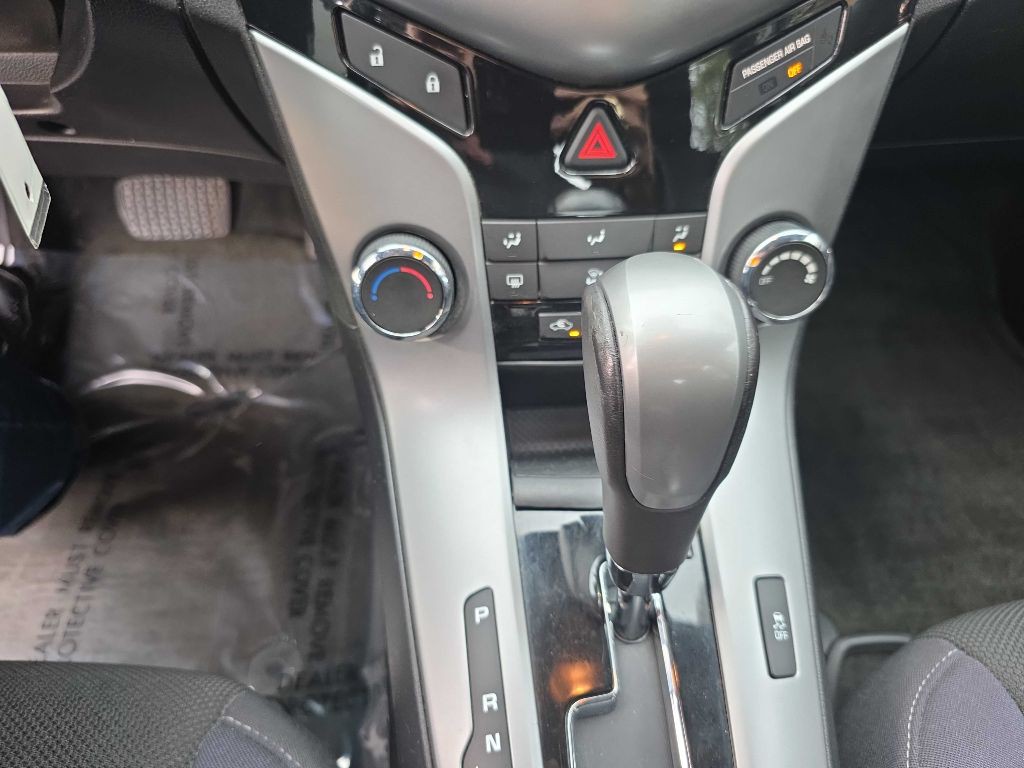 2013 Chevrolet Cruze Image 14