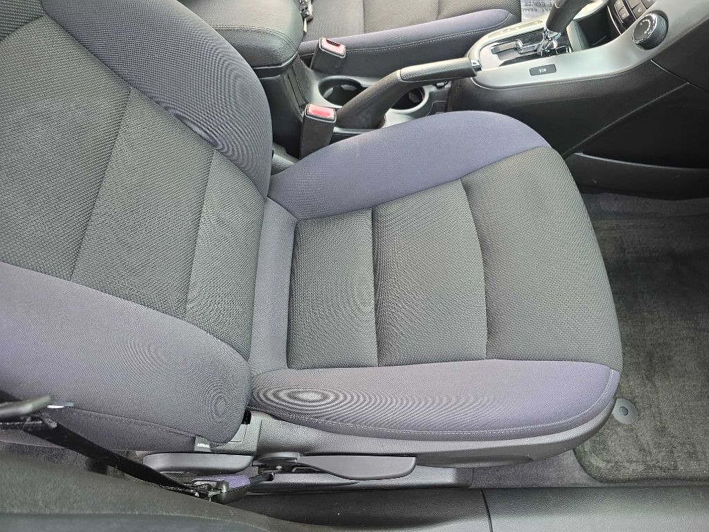 2013 Chevrolet Cruze Image 22