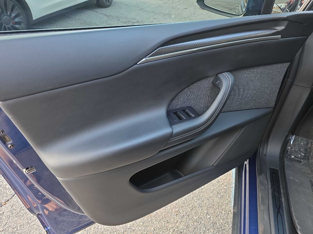 2022 Tesla Model X Image 11