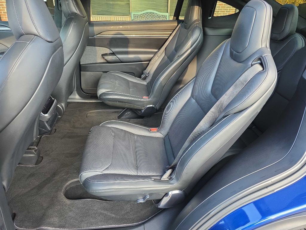 2022 Tesla Model X Image 13