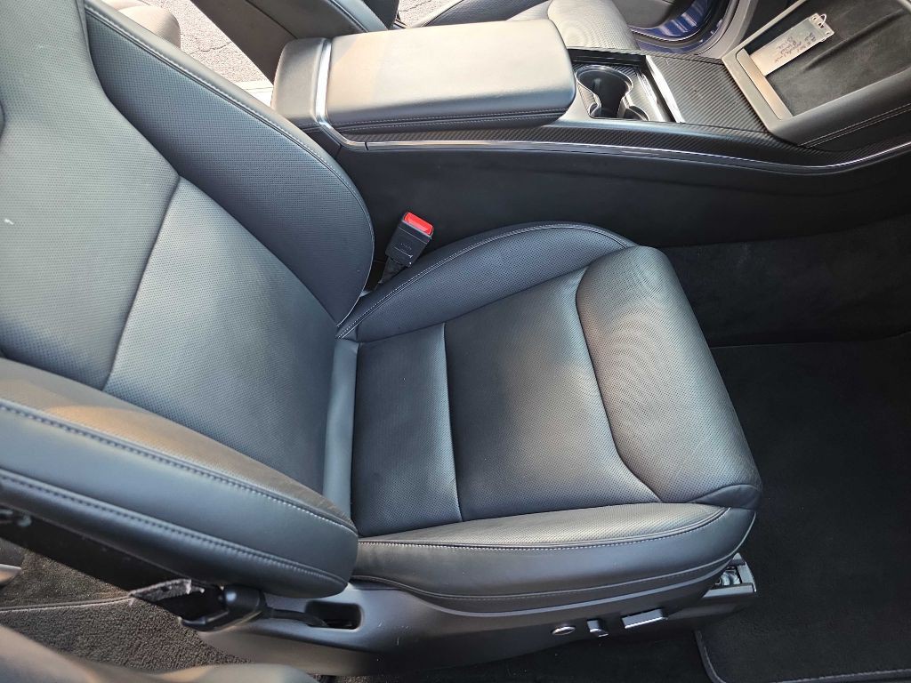 2022 Tesla Model X Image 17