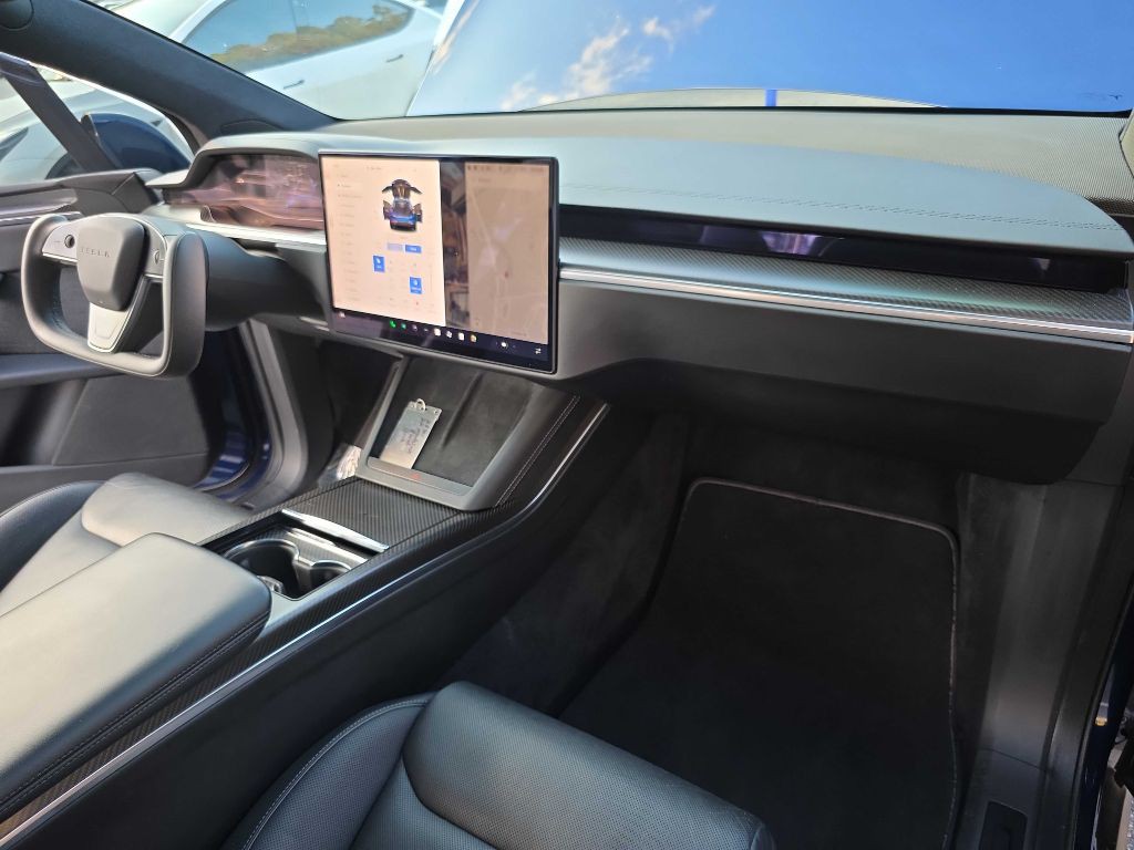 2022 Tesla Model X Image 18
