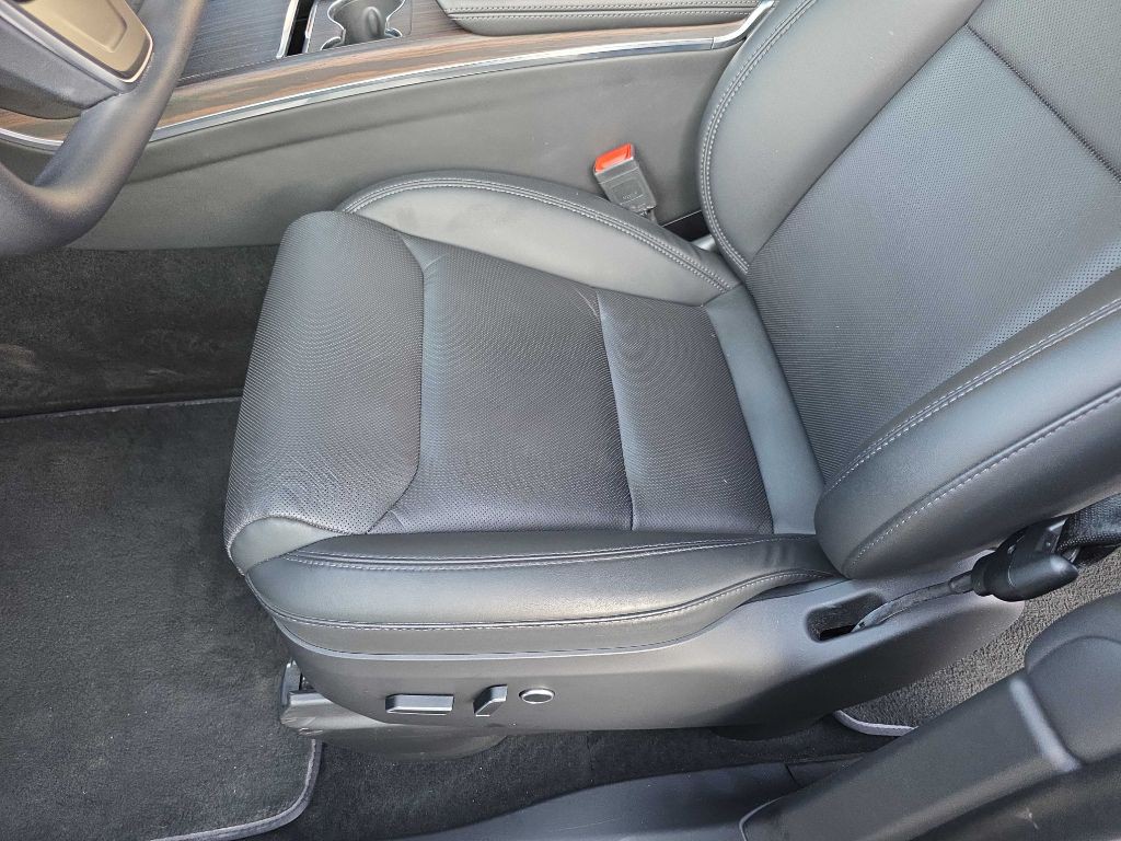 2023 Tesla Model X Image 9