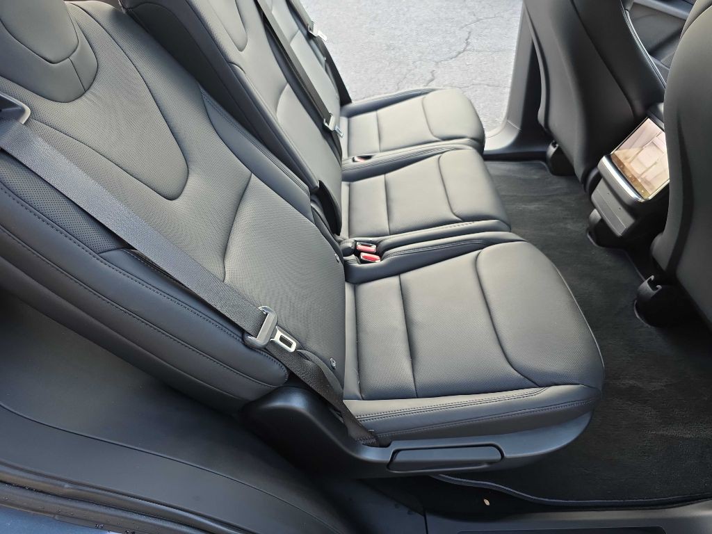 2023 Tesla Model X Image 16