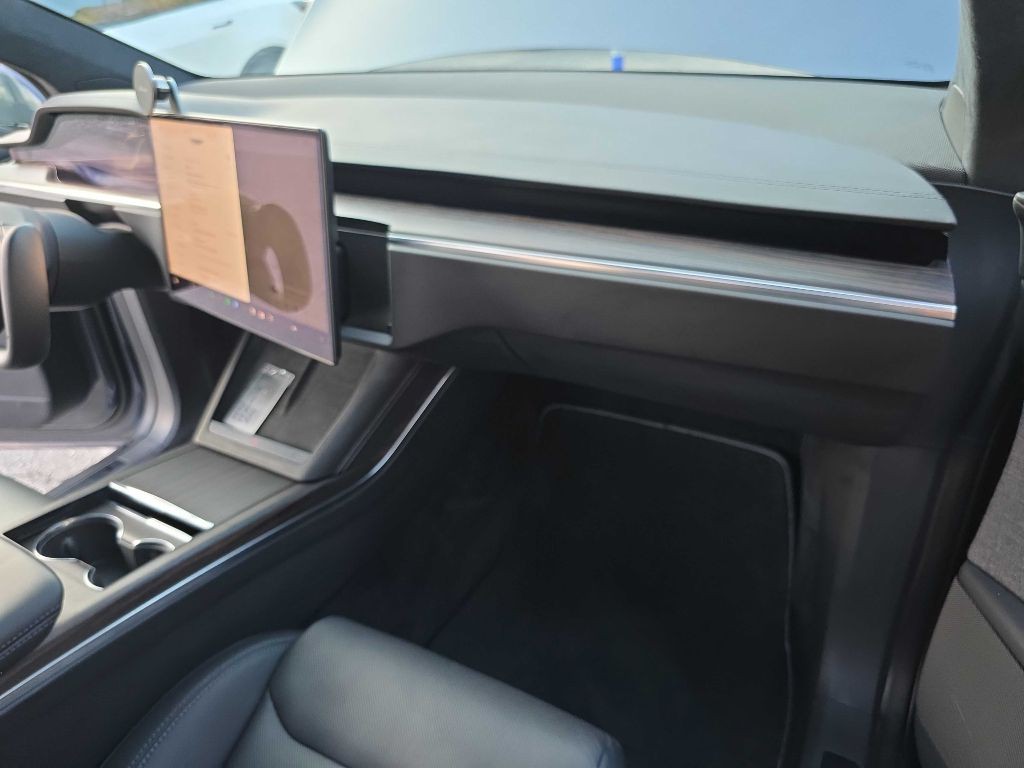 2023 Tesla Model X Image 18