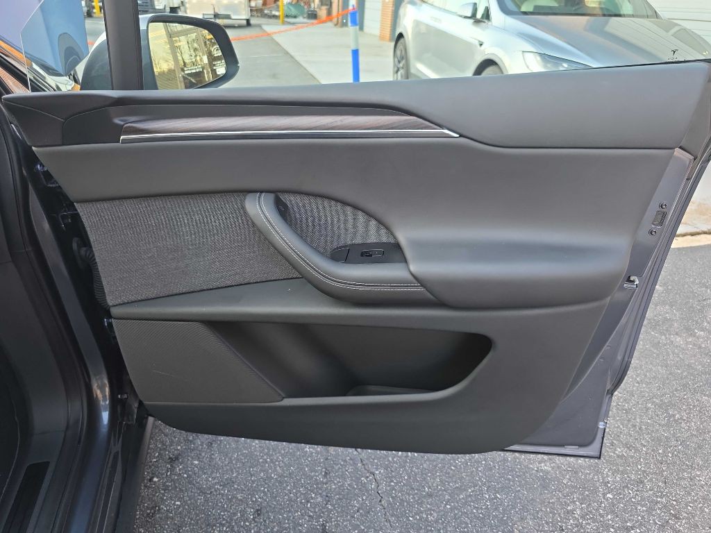 2023 Tesla Model X Image 19