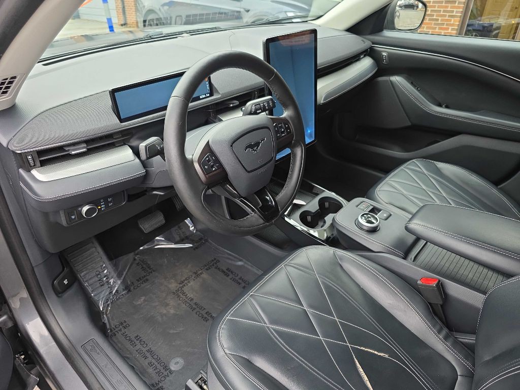 2021 Ford Mustang Image 9