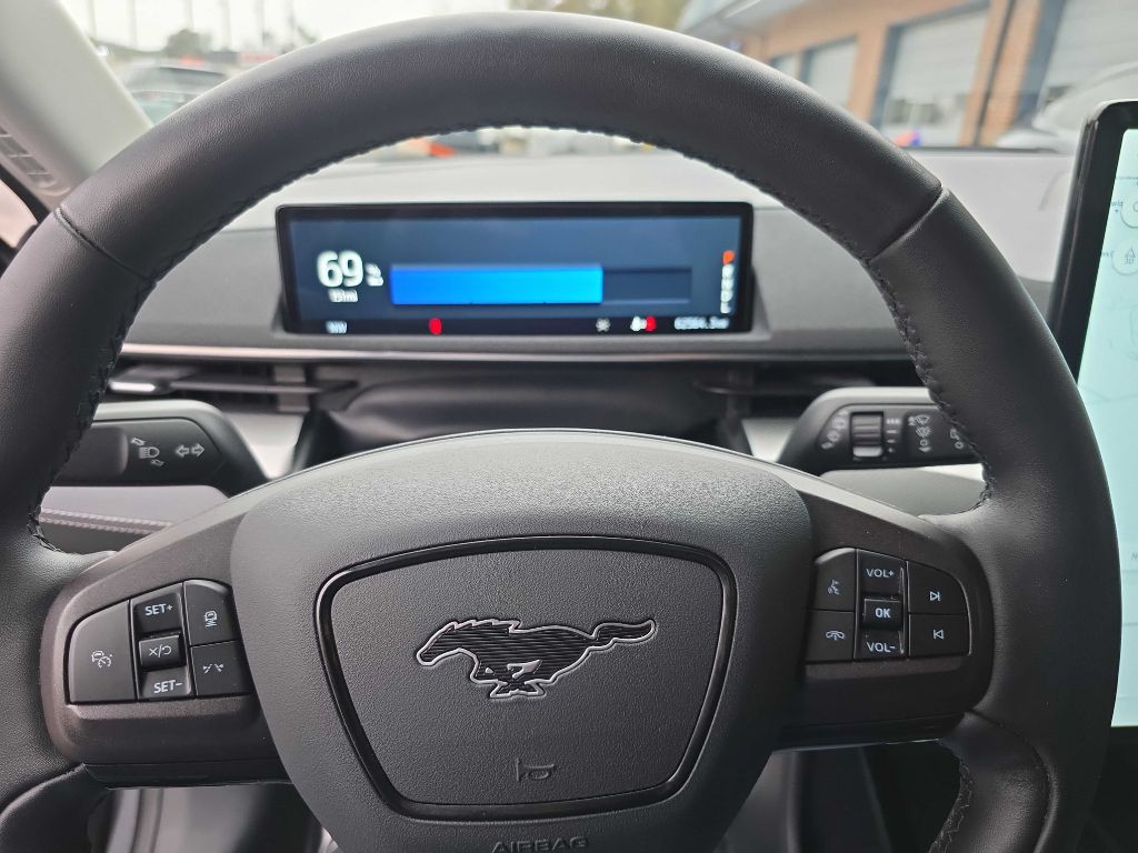 2021 Ford Mustang Image 13