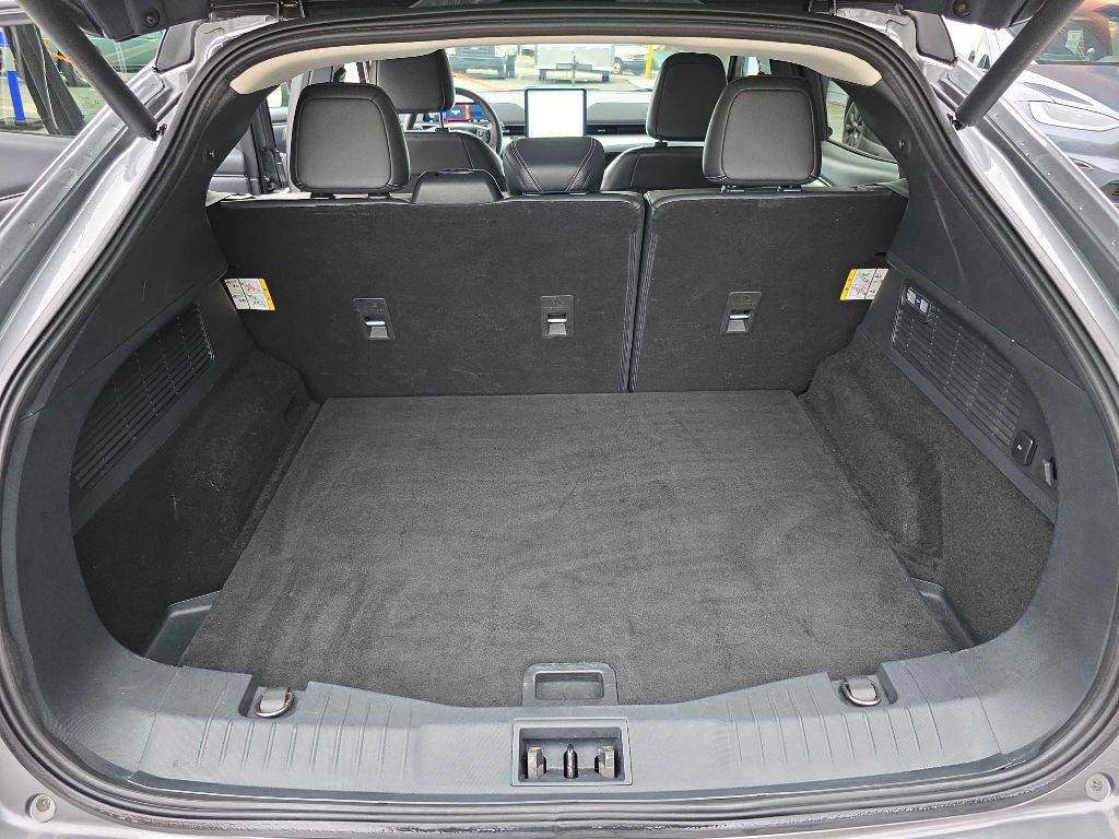 2021 Ford Mustang Image 21