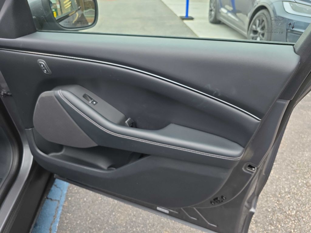 2021 Ford Mustang Image 26