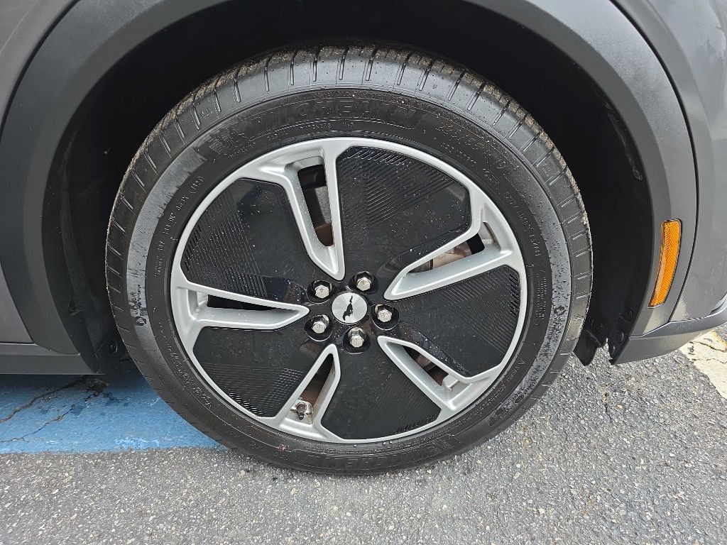 2021 Ford Mustang Image 27