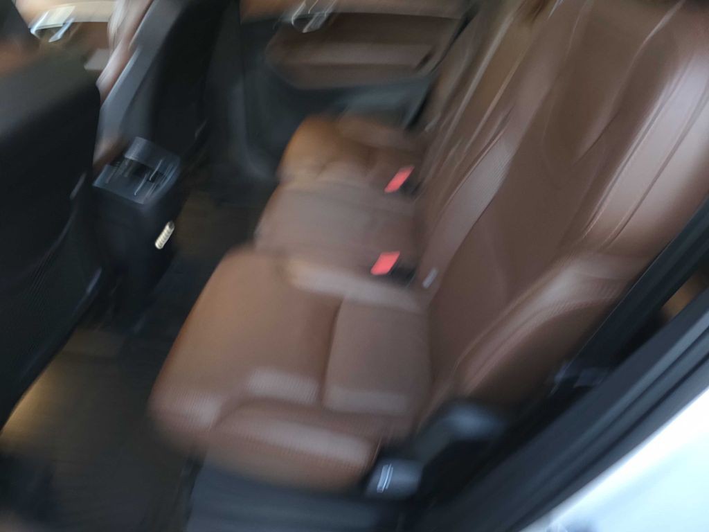 2019 Volvo XC90 Image 16