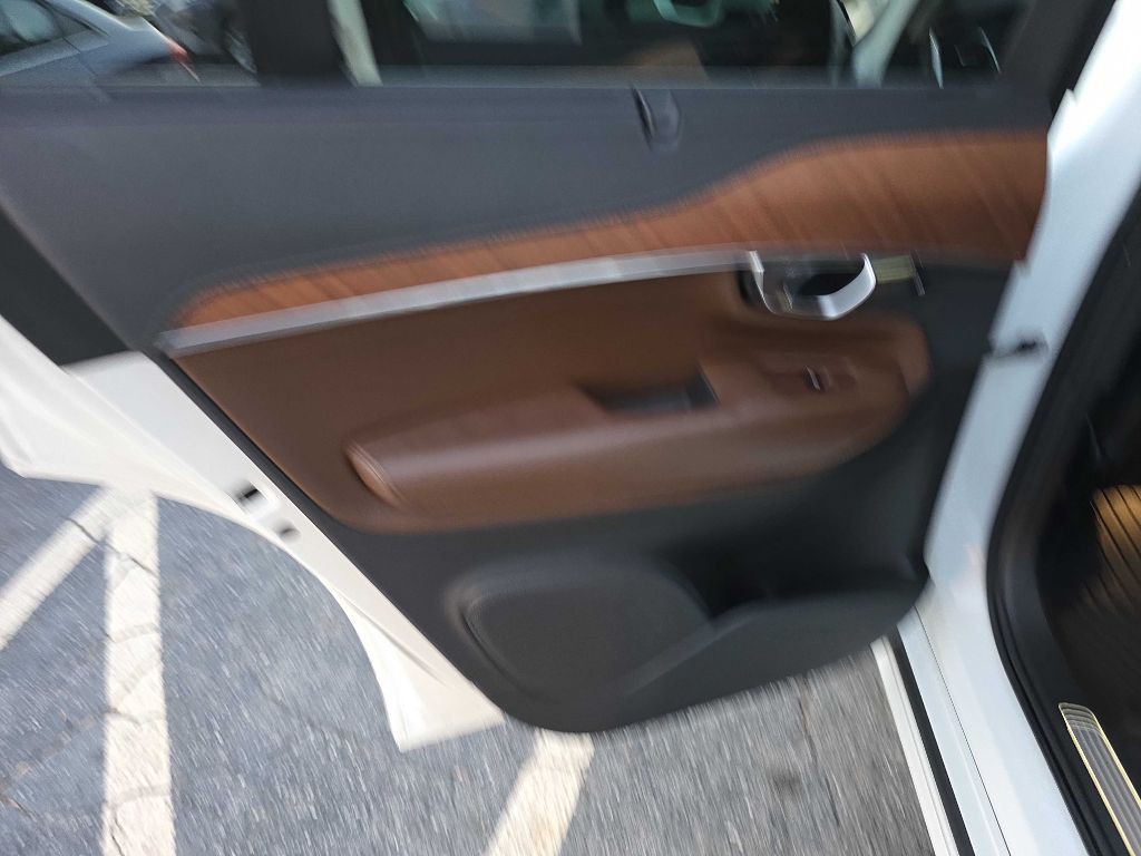 2019 Volvo XC90 Image 17
