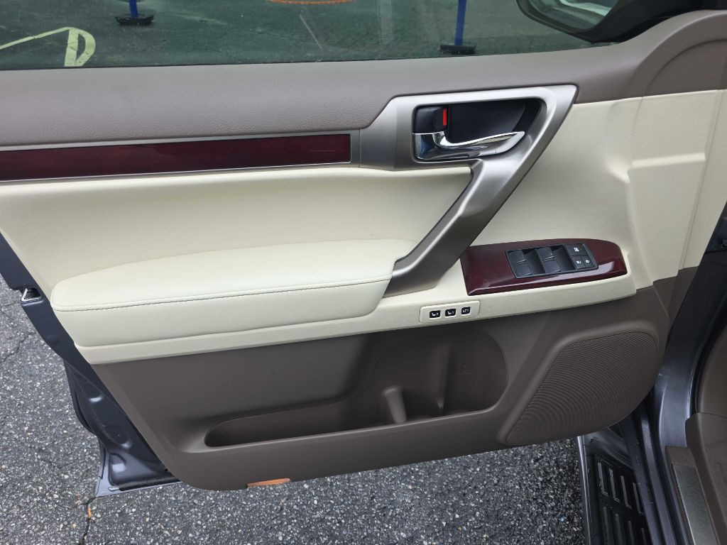 2015 Lexus GX 460 Image 11