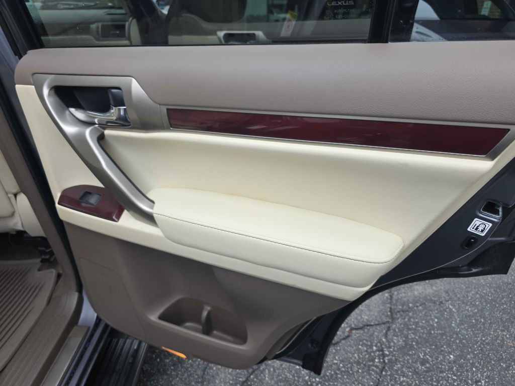 2015 Lexus GX 460 Image 25