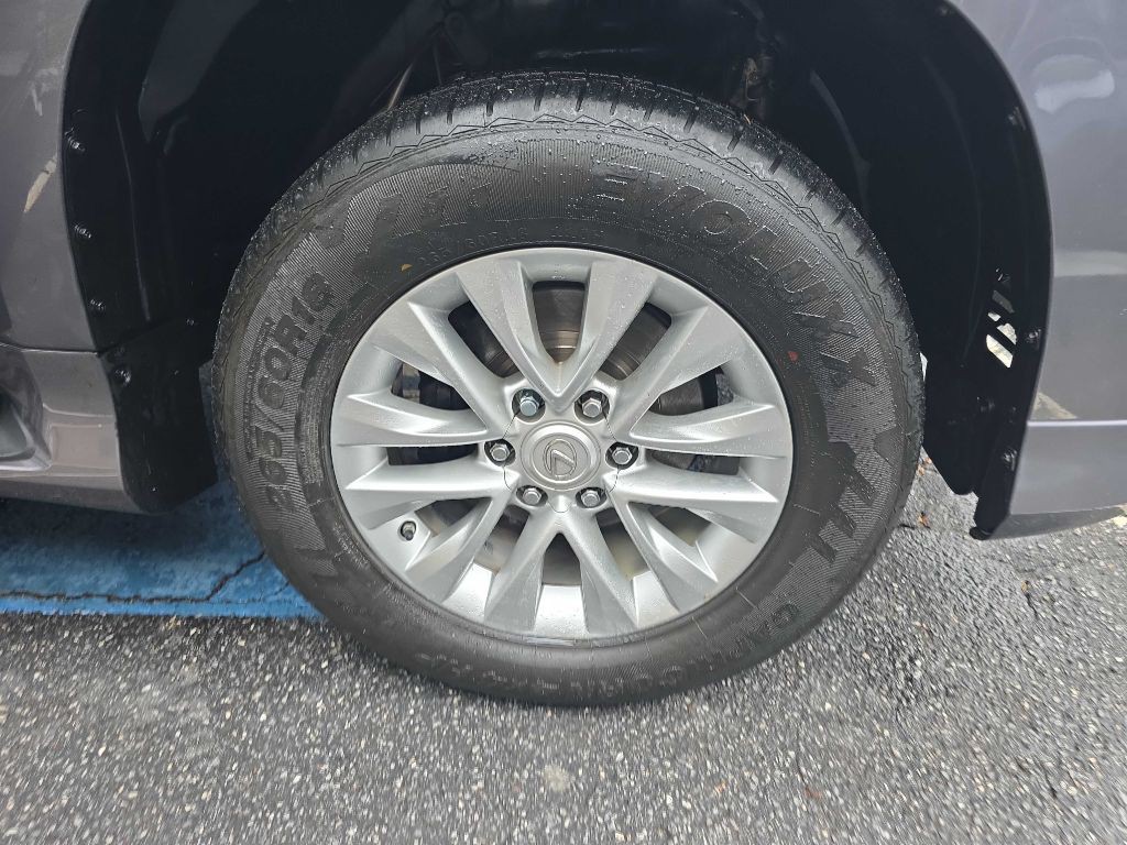 2015 Lexus GX 460 Image 30