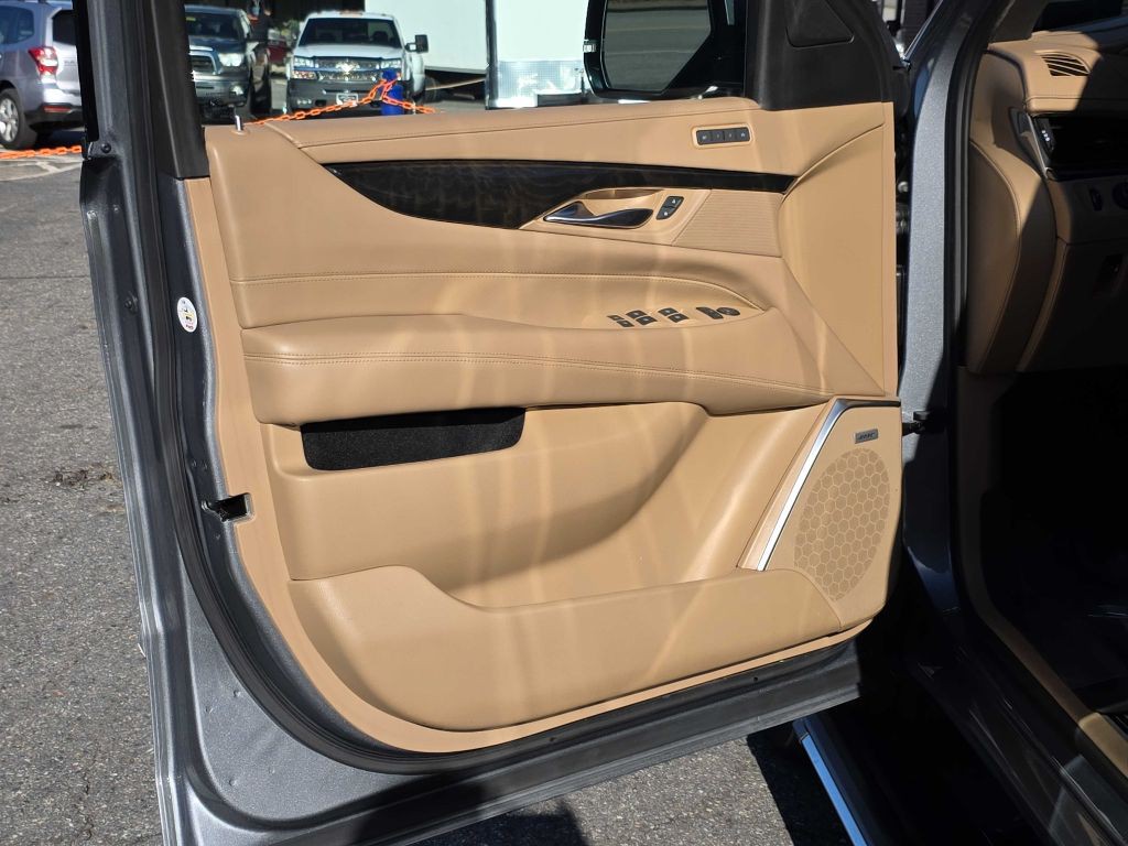 2019 Cadillac Escalade Image 11