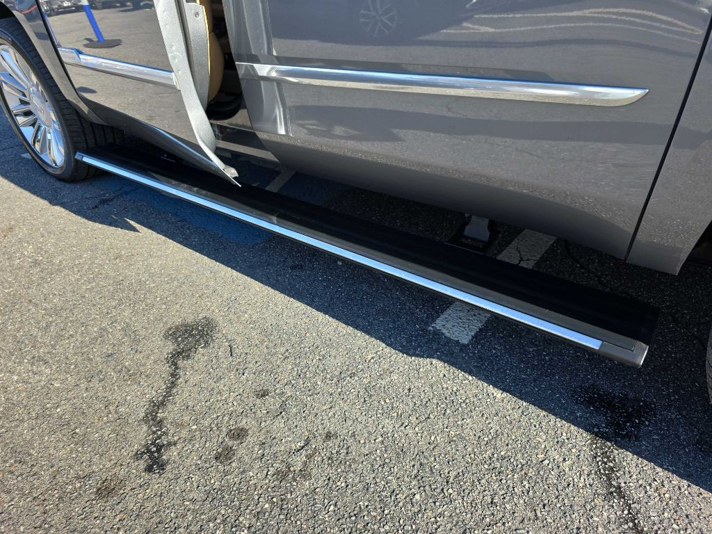 2019 Cadillac Escalade Image 9