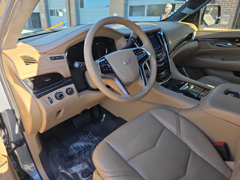 2019 Cadillac Escalade Image 10