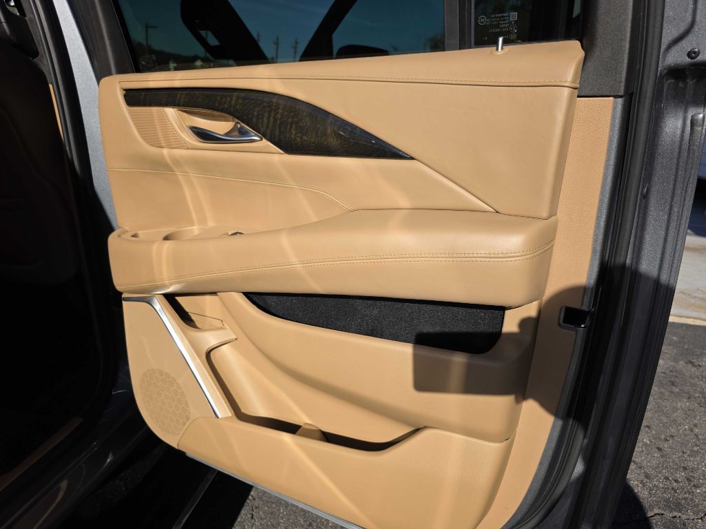 2019 Cadillac Escalade Image 28
