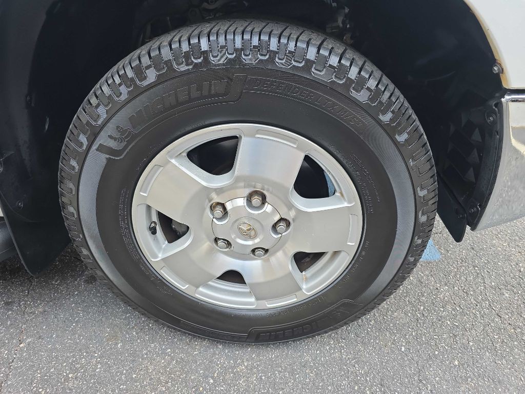 2010 Toyota Tundra Image 26