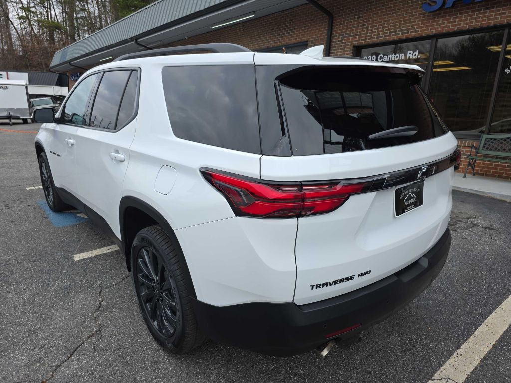 2022 Chevrolet Traverse Image 3