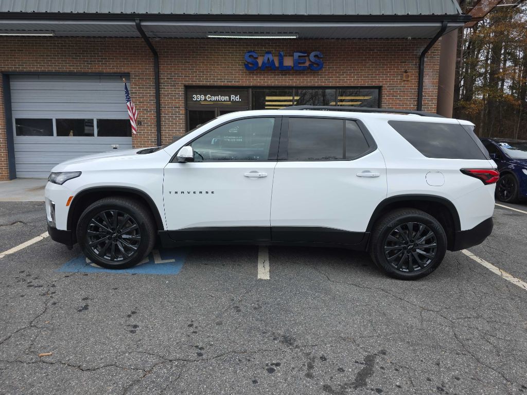 2022 Chevrolet Traverse Image 2