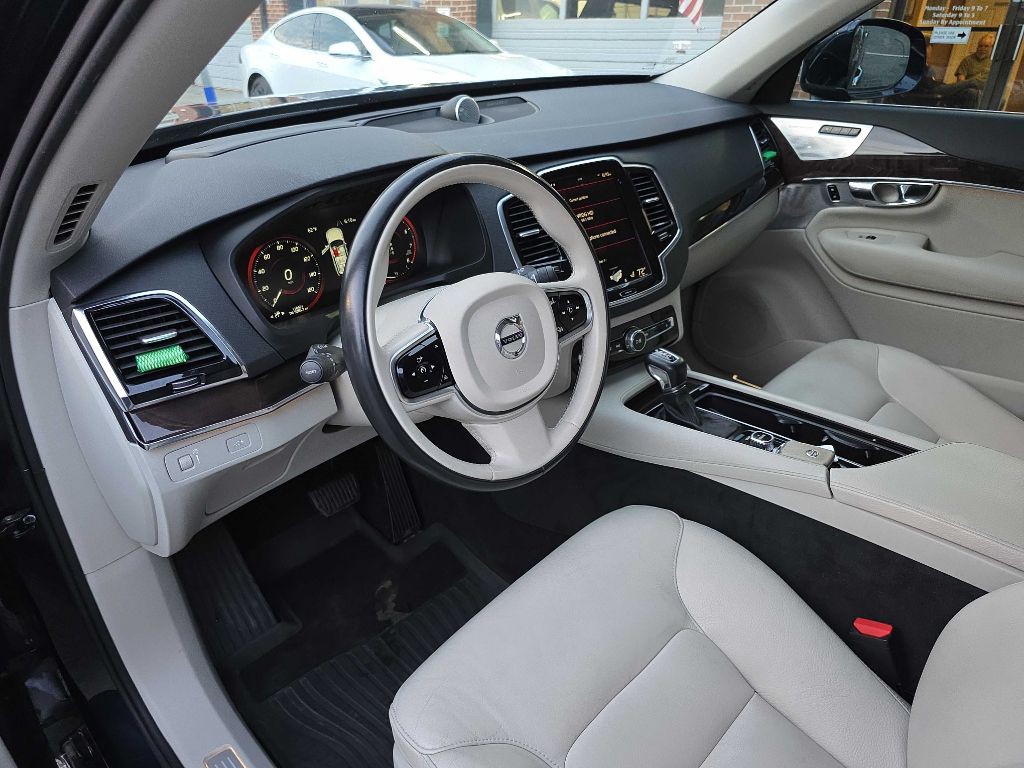2016 Volvo XC90 Image 9