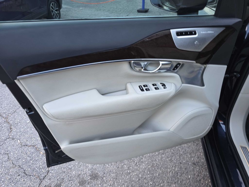 2016 Volvo XC90 Image 11