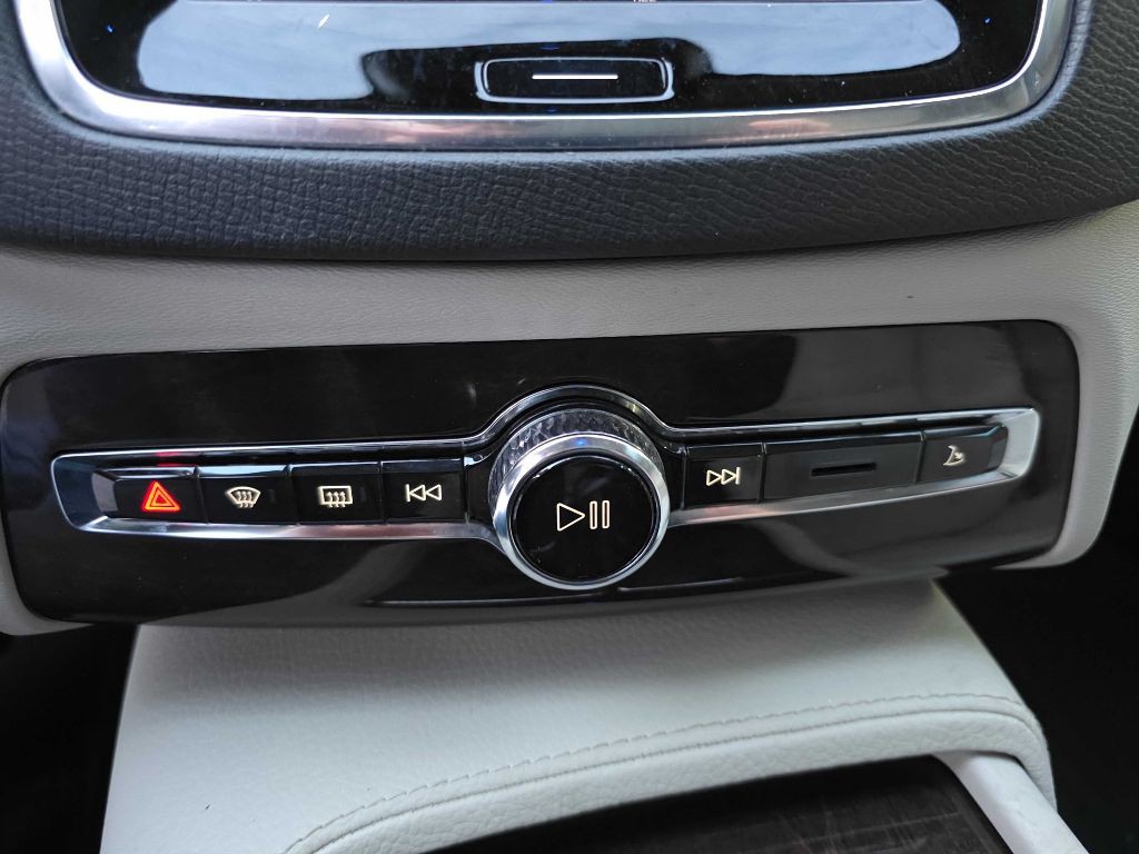 2016 Volvo XC90 Image 16