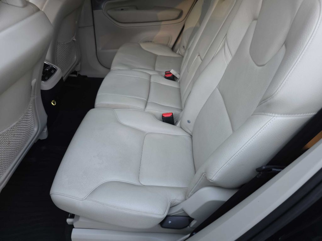 2016 Volvo XC90 Image 18