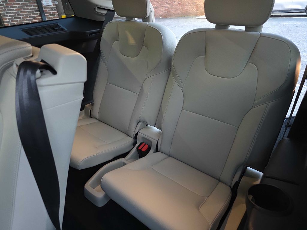 2016 Volvo XC90 Image 19