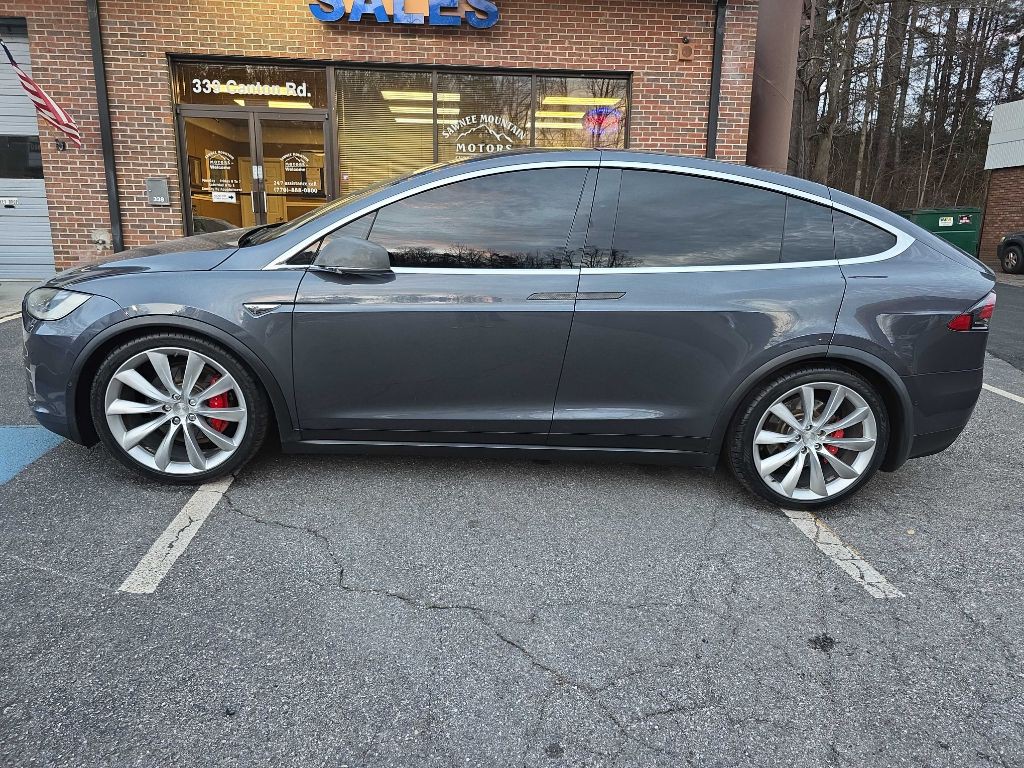 2016 Tesla Model X Image 2