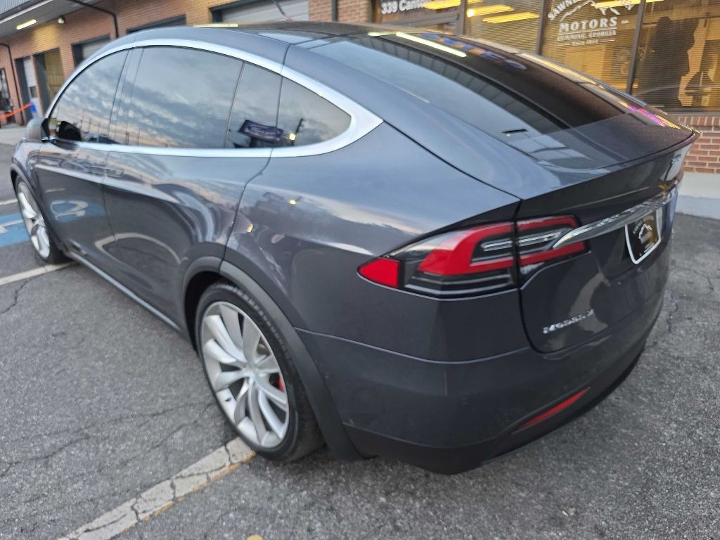 2016 Tesla Model X Image 3