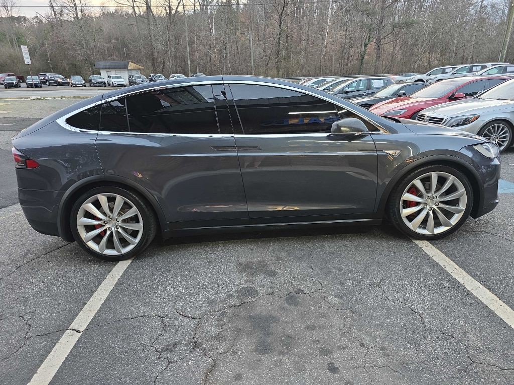 2016 Tesla Model X Image 6