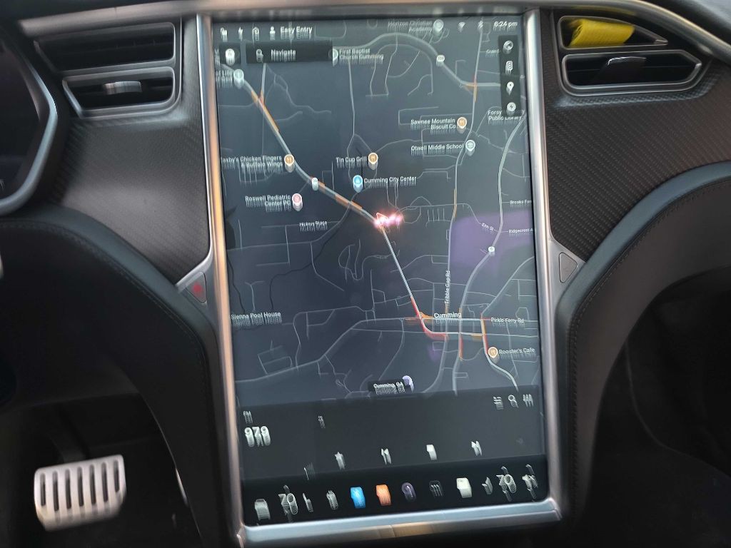 2016 Tesla Model X Image 13