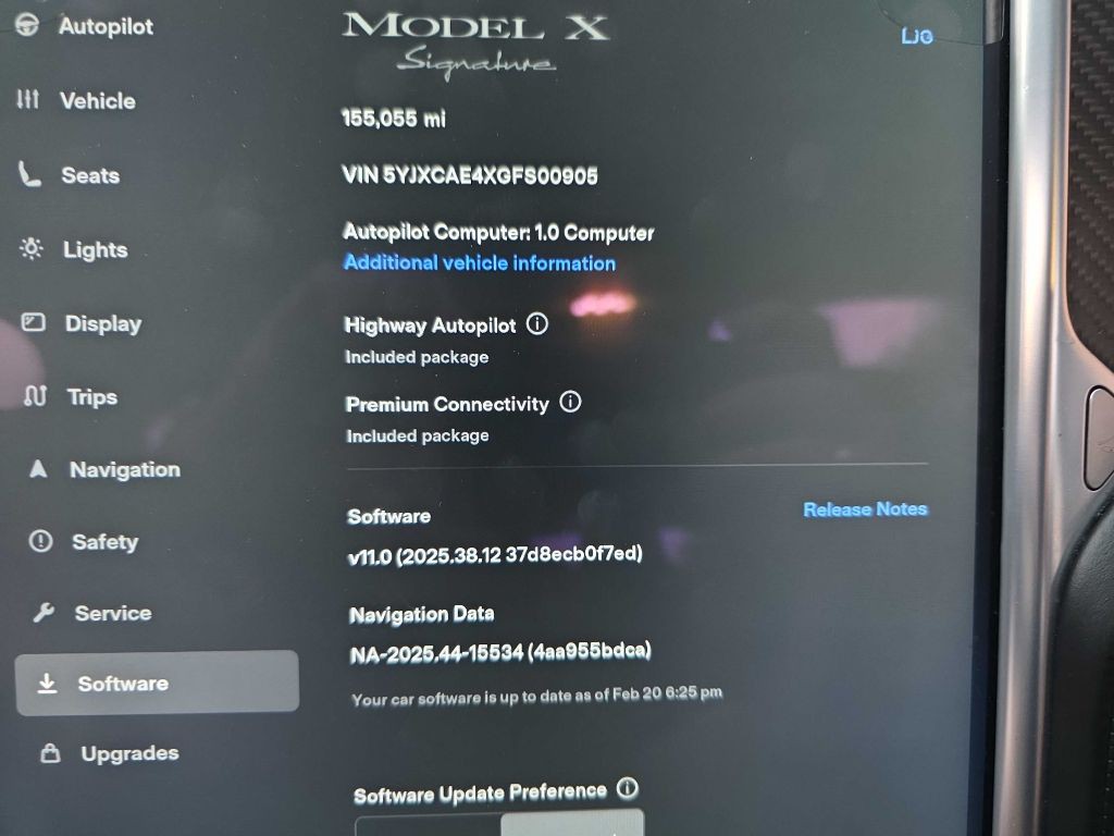 2016 Tesla Model X Image 15