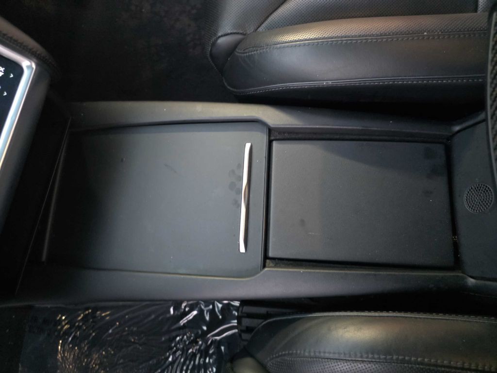 2016 Tesla Model X Image 16