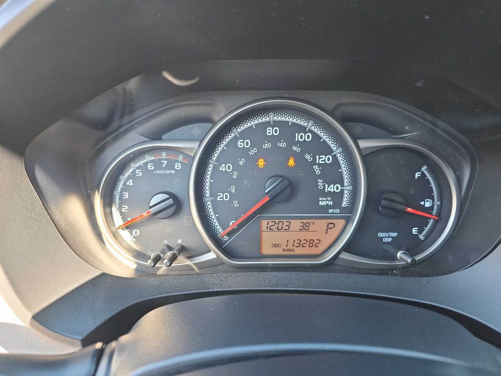 2017 Toyota Yaris Image 13