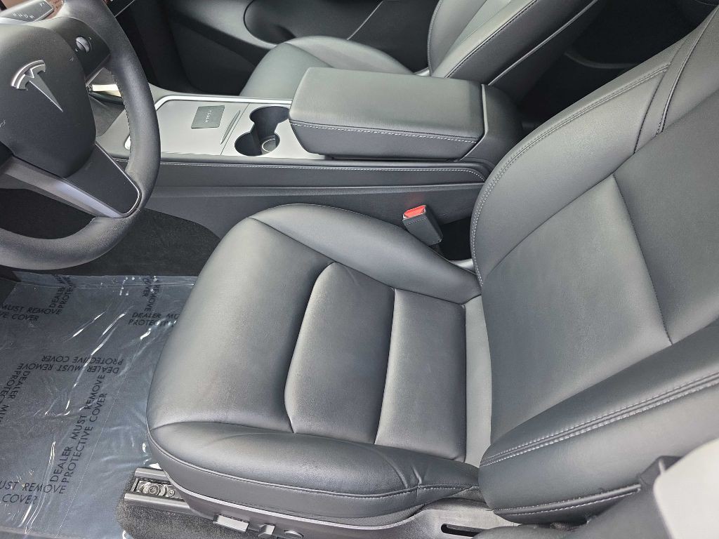 2022 Tesla Model Y Image 10