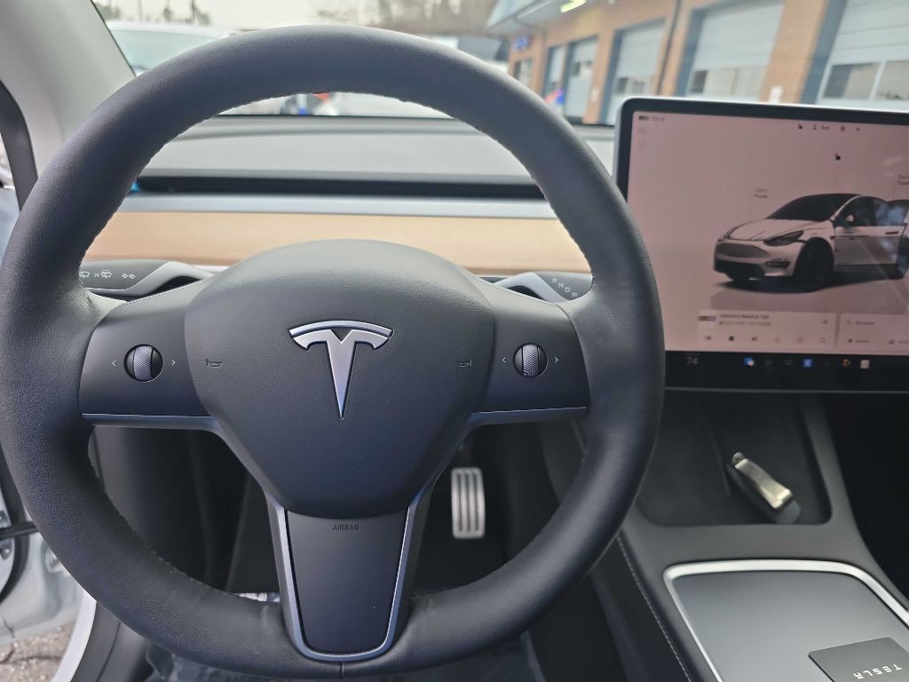 2022 Tesla Model Y Image 12