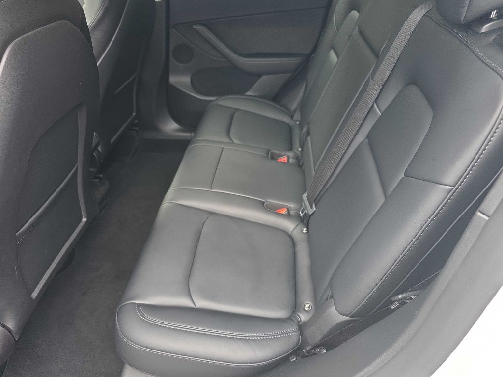 2022 Tesla Model Y Image 14