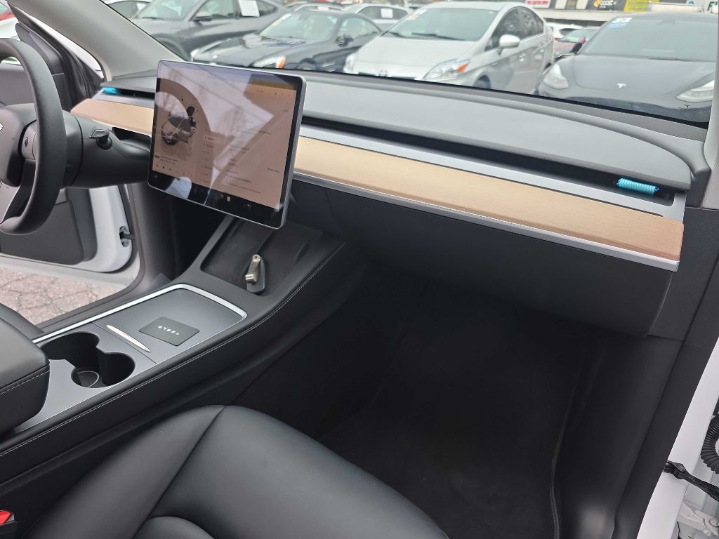 2022 Tesla Model Y Image 19