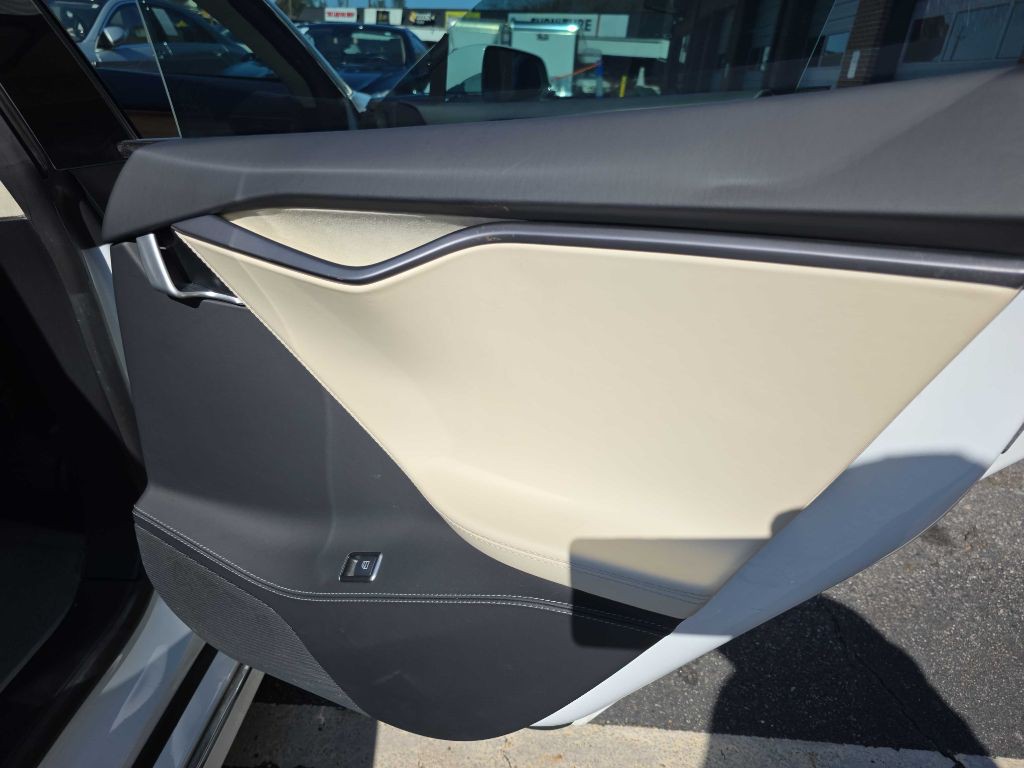 2019 Tesla Model S Image 20