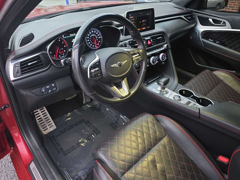 2020 Genesis G70 Image 10