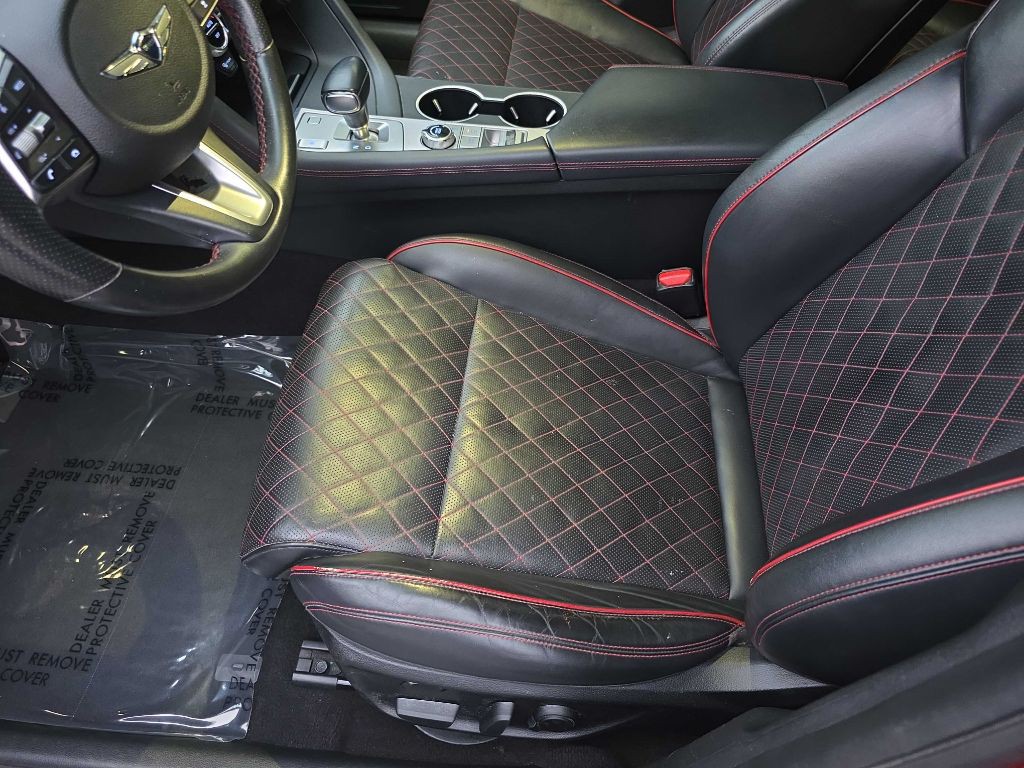 2020 Genesis G70 Image 11