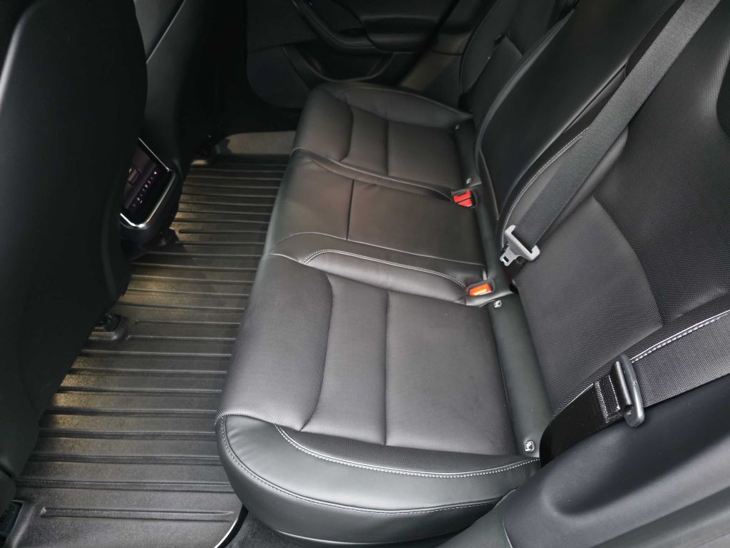 2021 Tesla Model S Image 13