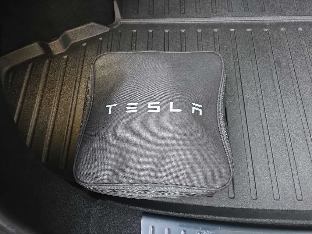 2021 Tesla Model S Image 16