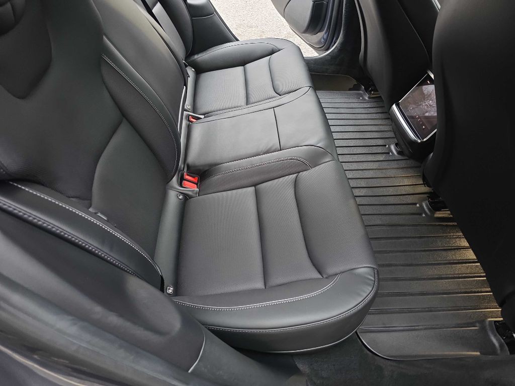 2021 Tesla Model S Image 17